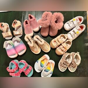 toddler shoes in great condition. 10 pairs